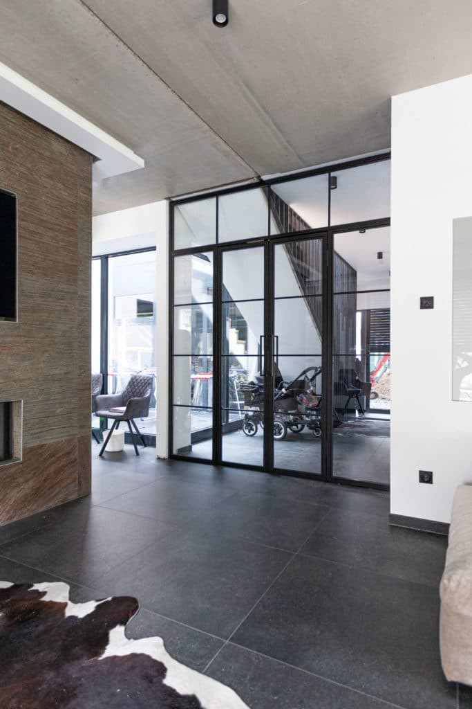 Stahl Meister Stahlmeister Stahl Loft Tuer Doppeltuer Windfang Raumtrenner Drehtuer Bauhaus Design Steel Door Img 8193 Scaled