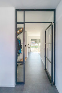 Stahl Meister Stahlmeister Stahl Loft Tuer Schwingtuer Stahlrahmen Stahltuer Pivottuer Raumtrenner Flurtuer Designtuer Bauhaus Lofttuer Steel Door Img 4072