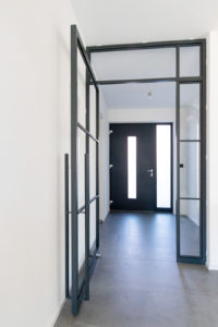 Stahl Meister Stahlmeister Stahl Loft Tuer Schwingtuer Stahlrahmen Stahltuer Pivottuer Raumtrenner Flurtuer Designtuer Bauhaus Lofttuer Steel Door Img 4077