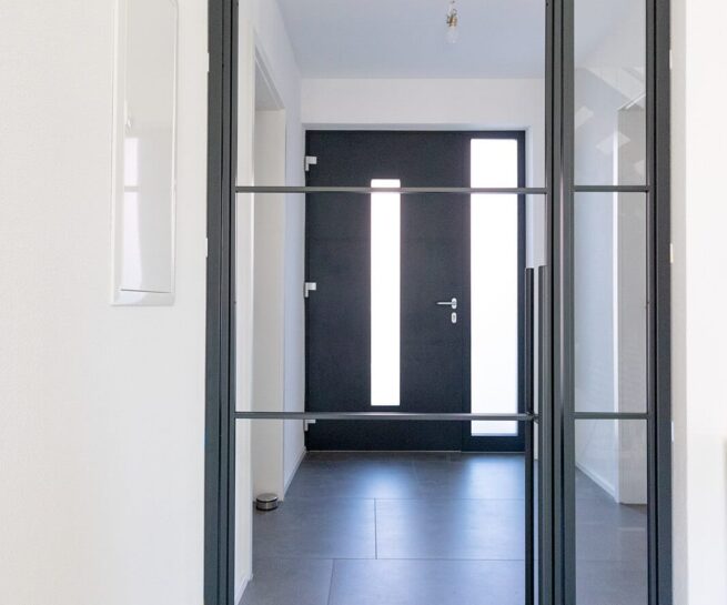 Stahl Meister Stahlmeister Stahl Loft Tuer Schwingtuer Stahlrahmen Stahltuer Pivottuer Raumtrenner Flurtuer Designtuer Bauhaus Lofttuer Steel Door Img 4078