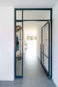 Stahl Meister Stahlmeister Stahl Loft Tuer Schwingtuer Stahlrahmen Stahltuer Pivottuer Raumtrenner Flurtuer Designtuer Bauhaus Lofttuer Steel Door Img 4082