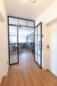 Stahl Meister Stahlmeister Stahl Loft Tuer Raumtrenner Drehtuer Glastrennwannd Lofttuer Bauhaus Design Industrial Door Steel Door Tuer Flur Urban Living Img 8453