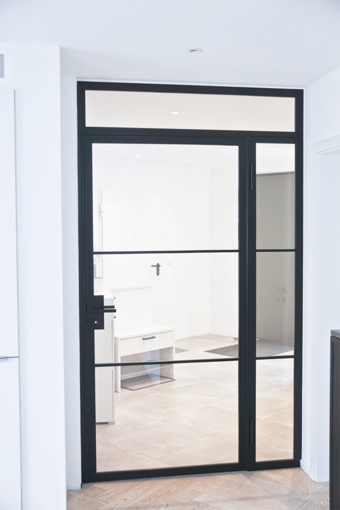 Stahl Meister Stahlmeister Stahl Loft Tuer Drehtuer Schlosskasten Lofttuer Glastrennwand Raumtrenner Windfang Steeldoor Industrialdoor 02