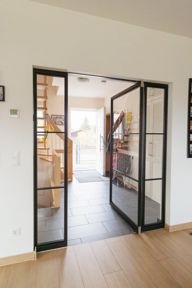 Stahl Meister Stahlmeister Pivottuer Stahl Loft Tuer Design Tuer Glastuer Stahltuer Lofttuer Windfang Raumtrenner Glastrennwand Steel Door Industrial Door Img 4363