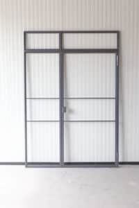 Stahl Meister Stahlmeister Glastrennwand Einzeltuer Drehtuer Loftdoor Industrial Door Stahltuer Designtuere Oberlicht Loftuer Img 0164
