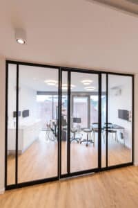 Stahl Meister Stahlmeister, Stahl Loft Tür, Raumtrenner, Schallschutz, Praxis, office, Schwingtür, Pivottür