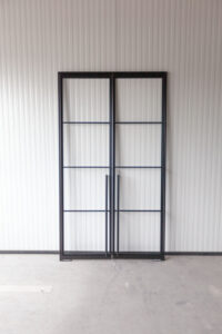 Meister Stahlmeister Glastrennwand Pivot Scchwingtuer Pendeltuer Stahl Loft Tuer Windfang Lofttuer Stahlrahmen Glastuer Drehtur Metallrahmen Steeldoor Loftdoor Bauhaus Tuer Iimg 0847
