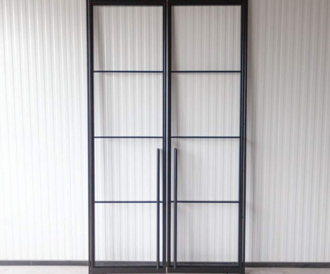 Meister Stahlmeister Glastrennwand Pivot Scchwingtuer Pendeltuer Stahl Loft Tuer Windfang Lofttuer Stahlrahmen Glastuer Drehtur Metallrahmen Steeldoor Loftdoor Bauhaus Tuer Iimg 0847