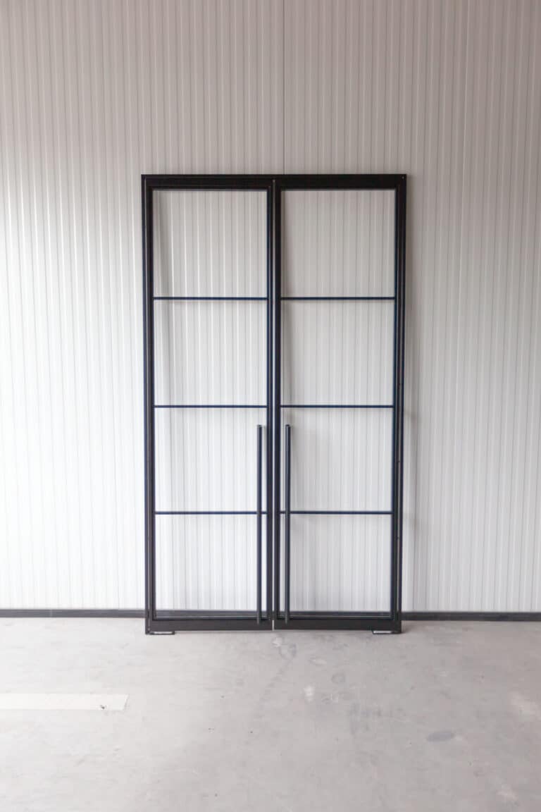 Meister Stahlmeister Glastrennwand Pivot Scchwingtuer Pendeltuer Stahl Loft Tuer Windfang Lofttuer Stahlrahmen Glastuer Drehtur Metallrahmen Steeldoor Loftdoor Bauhaus Tuer Iimg 0847