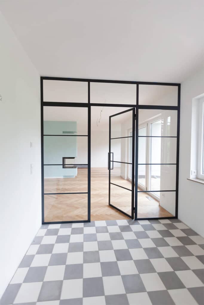 Stahl Meister Stahlmeister Glastreennwand Stahl Loft Tuer Windfang Lofttuer Stahlrahmen Glastuer Drehtur Metallrahmen Steeldoor Loftdoor Bauhaus Tuer Img 0863