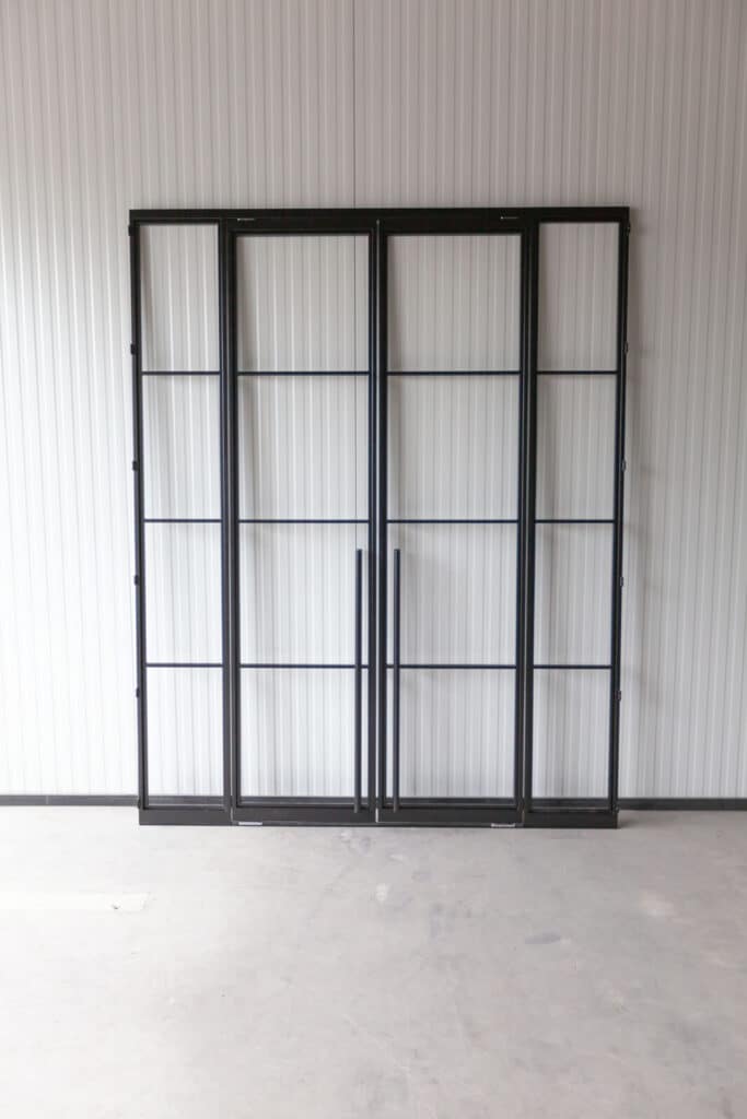 Stahl Meister Stahlmeister Glastreenwand Pivot Scchwingtuer Pendeltuer Stahl Loft Tuer Windfang Lofttuer Stahlrahmen Glastuer Drehtur Metallrahmen Steeldoor Loftdoor Bauhaus Tuer Iimg 0836