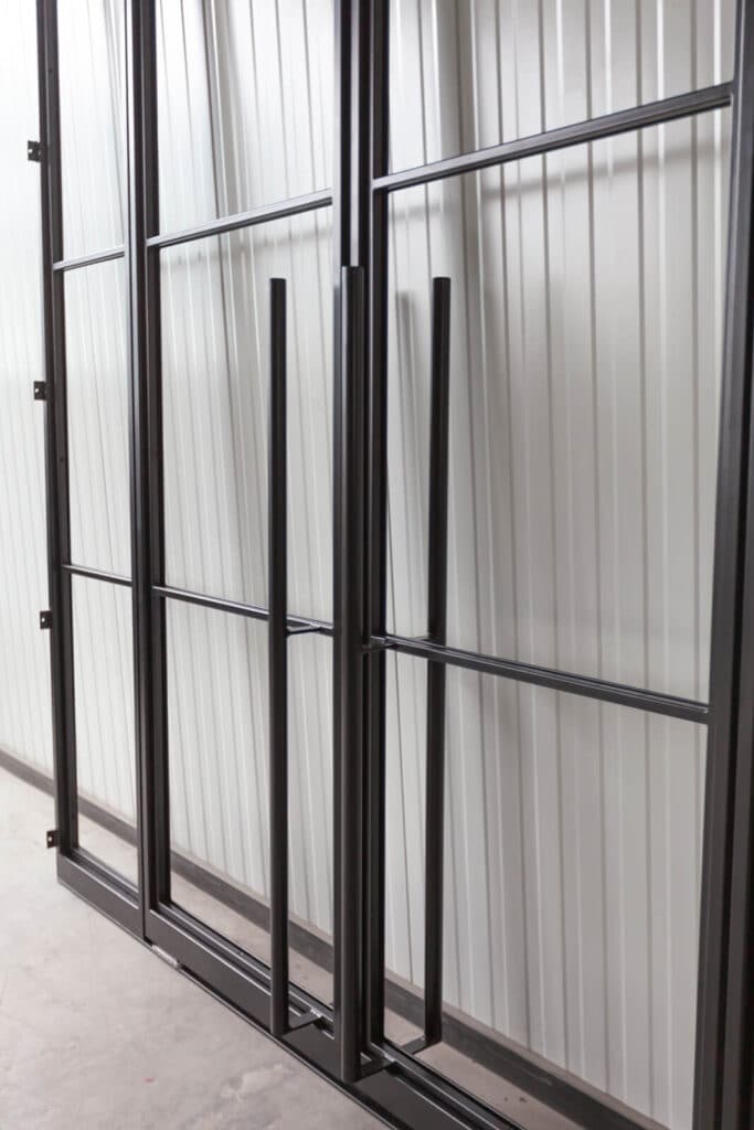Stahl Meister Stahlmeister Glastreenwand Pivot Scchwingtuer Pendeltuer Stahl Loft Tuer Windfang Lofttuer Stahlrahmen Glastuer Drehtur Metallrahmen Steeldoor Loftdoor Bauhaus Tuer Iimg 0839
