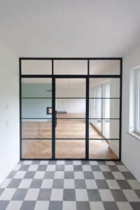 Stahl Meister Stahlmeister Glastrennnwand Stahl Loft Tuer Windfang Lofttuer Stahlrahmen Glastuer Drehtur Metallrahmen Steeldoor Loftdoor Bauhaus Tuer Img 0869