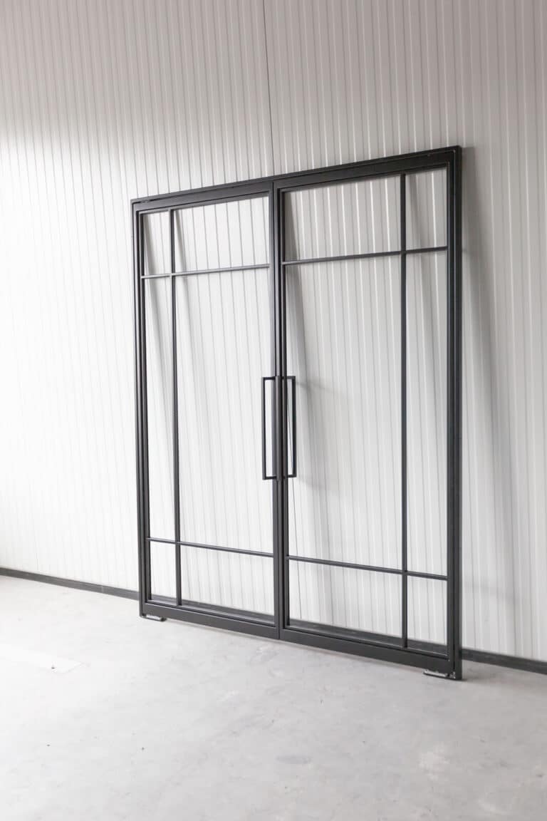 Stahl Meister Stahlmeister Pivottuer Pivoit Schwingtuer Pendeltuer Stahl Loft Tuer Lofttuer Glastuer Stahlrahmen Bauhaus Design Loftdoor Industrial Door Iimg 0915