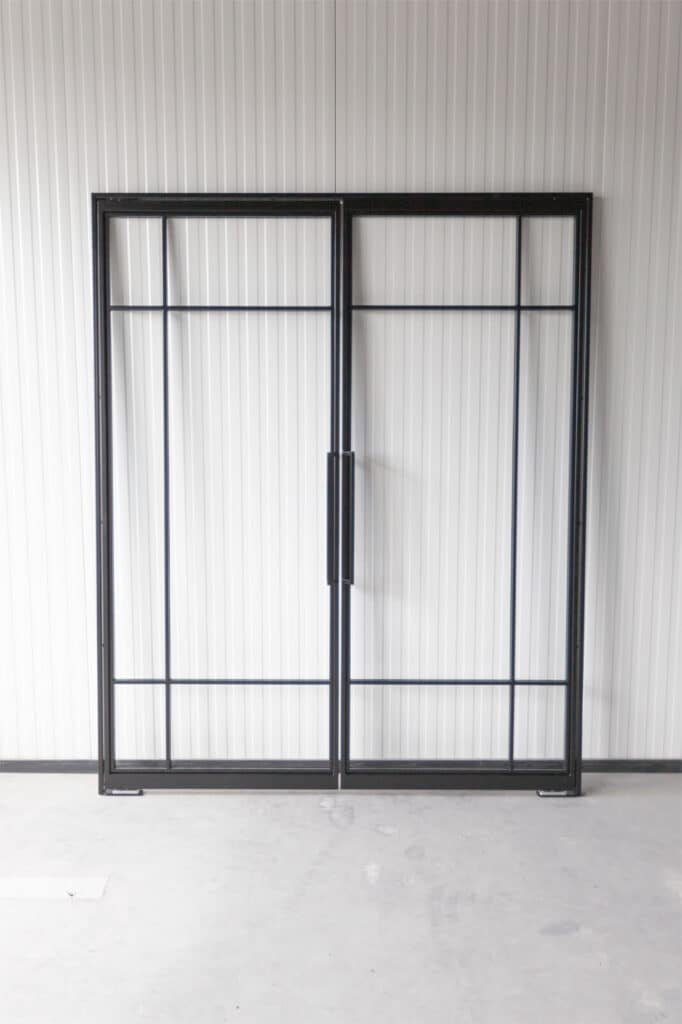 Stahl Meister Stahlmeister Pivottuer Pivoit Schwingtuer Pendeltuer Stahl Loft Tuer Lofttuer Glastuer Stahlrahmen Bauhaus Design Loftdoor Industrial Door Iimg 0916