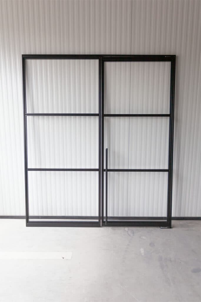 Stahl Meister Stahlmeister Pivottuer Pivoit Schwingtuer Pendeltuer Stahl Loft Tuer Lofttuer Glastuer Stahlrahmen Bauhaus Design Loftdoor Industrial Door Img 0787