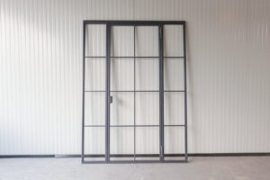 Stahl Meister Stahlmeister Glastreennwand Stahl Loft Tuer Windfang Lofttuer Stahlrahmen Glastuer Drehtur Metallrahmen Steeldoor Loftdoor Bauhaus Tuer Img 1007