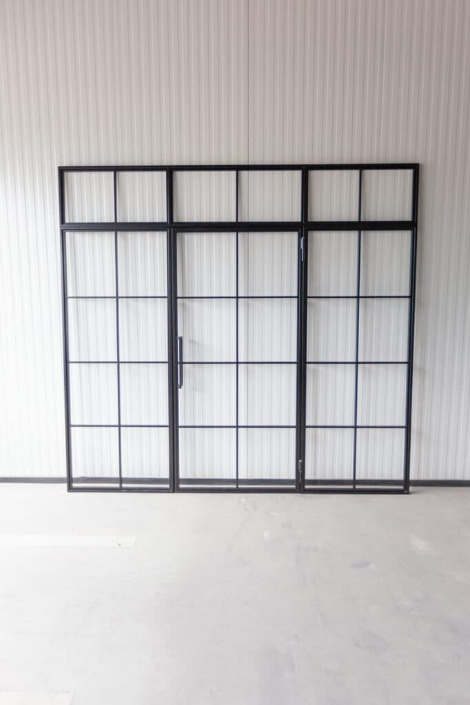 Stahl Meister Stahlmeister Glastreennwand Stahl Loft Tuer Windfang Lofttuer Stahlrahmen Glastuer Drehtur Metallrahmen Steeldoor Loftdoor Bauhaus Tuer Img 1041