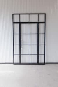 Stahl Meister Stahlmeister Glastrennwand Stahl Loft Tuer Windfang Lofttuer Stahlrahmen Glastuer Drehtur Metallrahmen Steeldoor Loftdoor Bauhaus Tuer Img 1288