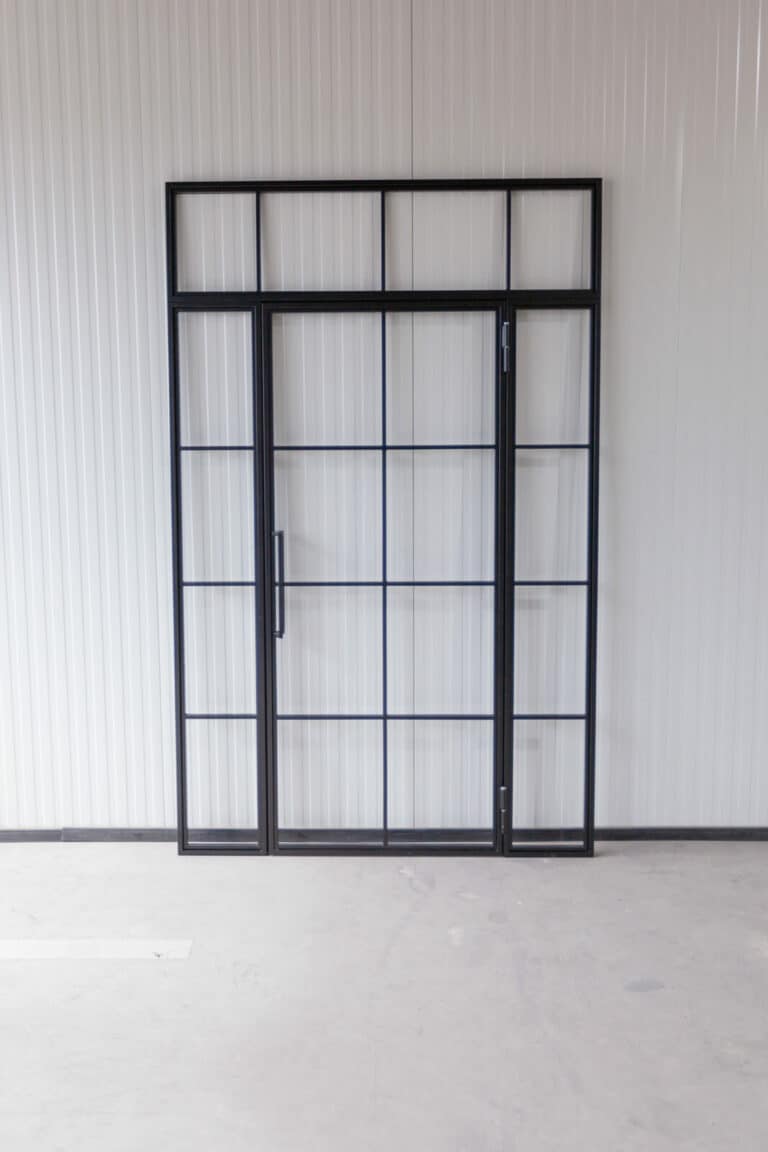 Stahl Meister Stahlmeister Glastrennwand Stahl Loft Tuer Windfang Lofttuer Stahlrahmen Glastuer Drehtur Metallrahmen Steeldoor Loftdoor Bauhaus Tuer Img 1288