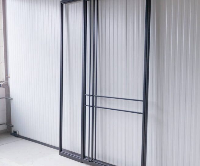 Stahl Meister Stahlmeister Stahl Loft Tuer Glastrennwand Windfang Schwingtuer Pivot Pivottuer Trennwand Lofttuer Glaswand Raumtrenner Schwingtuer Img 1296