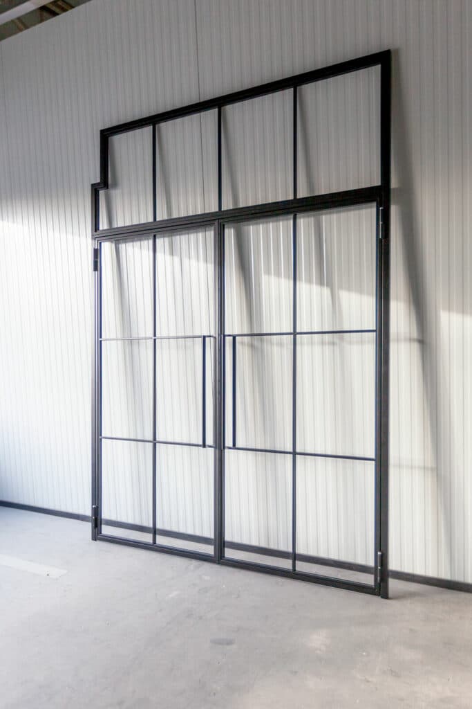 Stahl Meister Stahlmeister Doppeltuer Glastrennwand Stahl Loft Tuer Windfang Lofttuer Stahlrahmen Glastuer Drehtur Metallrahmen Steeldoor Loftdoor Bauhaus Tuer Img 1364