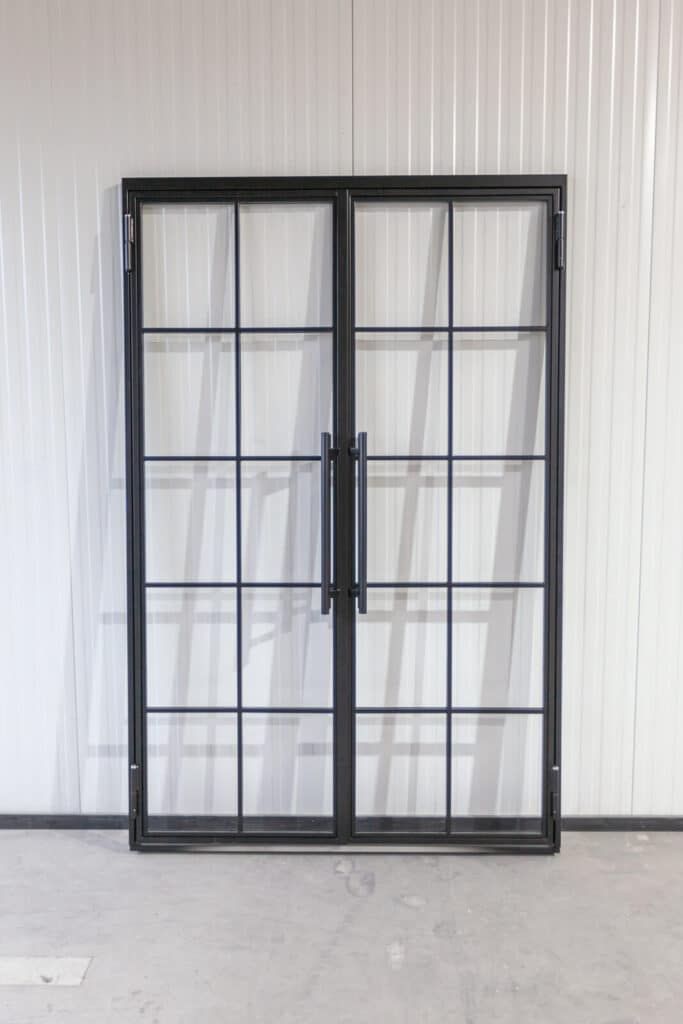 Stahl Meister Stahlmeister Stahl Loft Tuer Drehtuer Doppeltuer Lofttuer Stahltuer Glastuer Windfang Designtuer Bauhausdesign Bauhaustuer Industrial Style Img 1332