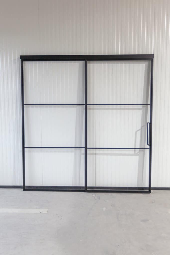 Stahl Meister Stahlmeister Stahl Loft Tuer Schiebetuer Glastrennwand Windfang Raumtrenner Bauhaus Tuer Lofttuer Designtuer Stahlrahmen Glastuer Img 1324