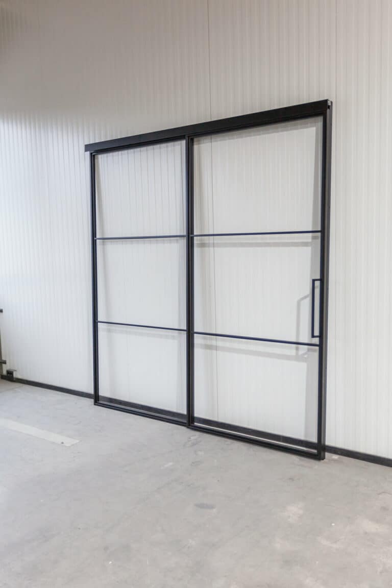 Stahl Meister Stahlmeister Stahl Loft Tuer Schiebetuer Glastrennwand Windfang Raumtrenner Bauhaus Tuer Lofttuer Designtuer Stahlrahmen Glastuer Img 1325