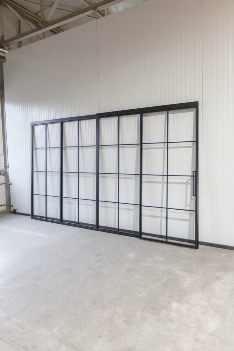Stahl Meister Stahlmeister Stahl Loft Tuer Schiebetuer Glastrennwand Windfang Raumtrenner Bauhaus Tuer Lofttuer Designtuer Stahlrahmen Glastuer Img 1341