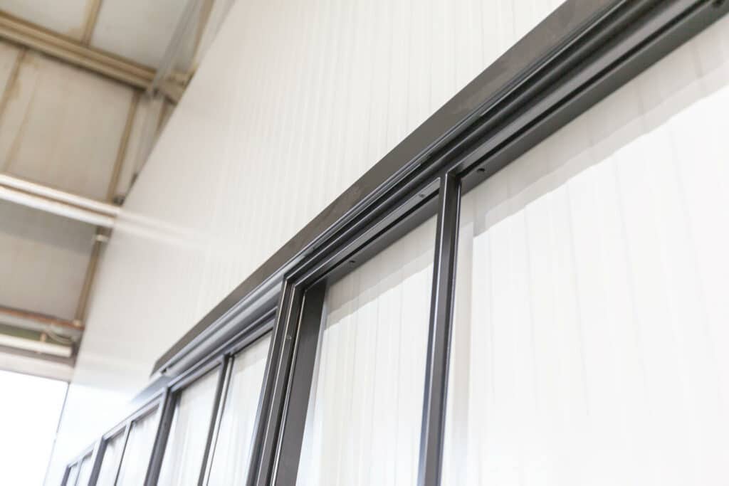 Stahl Meister Stahlmeister Stahl Loft Tuer Schiebetuer Glastrennwand Windfang Raumtrenner Bauhaus Tuer Lofttuer Designtuer Stahlrahmen Glastuer Img 1346