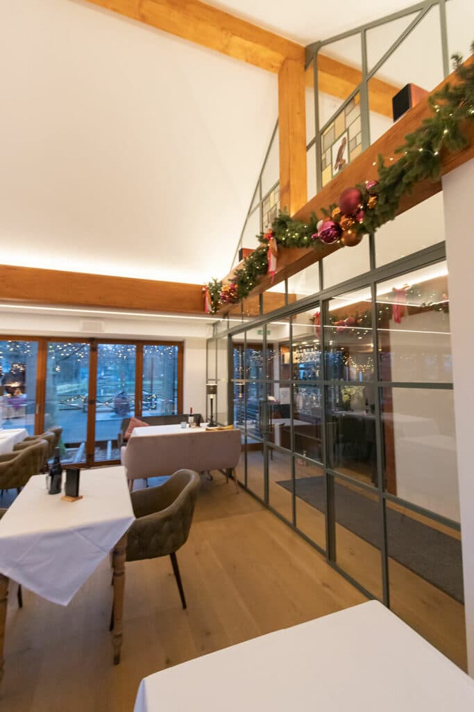 Stahl Meister Stahlmeister Loft Stahl Stahl Loft Tuer Glastrennwand Windang Doppel Schiebetuer Lofttuer Design Glas Stahlrahmen Steel Frame Dachschraege Sonderbau Glaswand Raumtrenner Raumteiler Img 4634