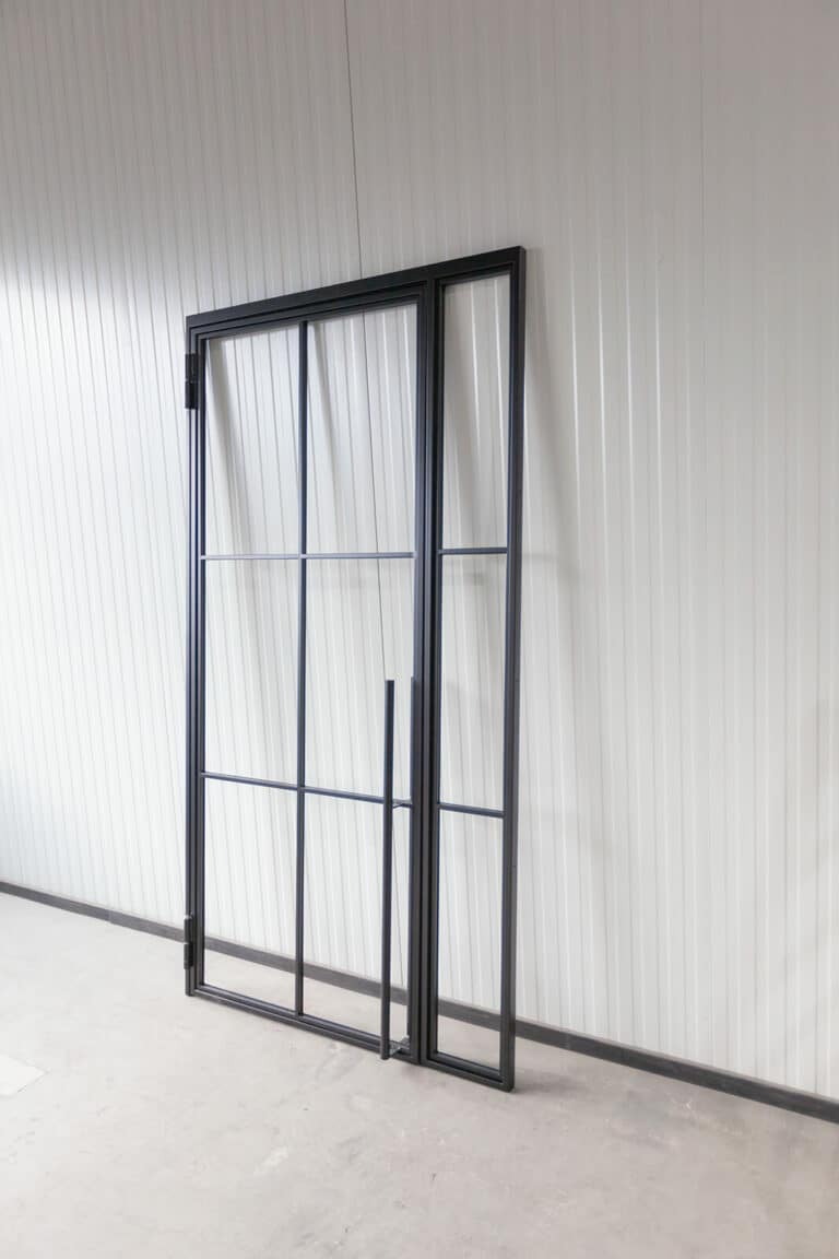 Stahl Meister Stahlmeister Stahl Loft Tuer Drehtuer Glastrennwand Lofttuer Stahltuer Glastuer Windfang Designtuer Bauhausdesign Bauhaustuer Industrial Style Img 1440