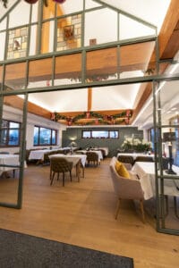 Stahl Meister Stahlmeister Stahl Loft Tuer Glastrennwand Windang Doppel Schiebetuer Lofttuer Design Glas Stahlrahmen Steel Frame Dachschraege Sonderbau Glaswand Raumtrenner Raumteiler Img 4645