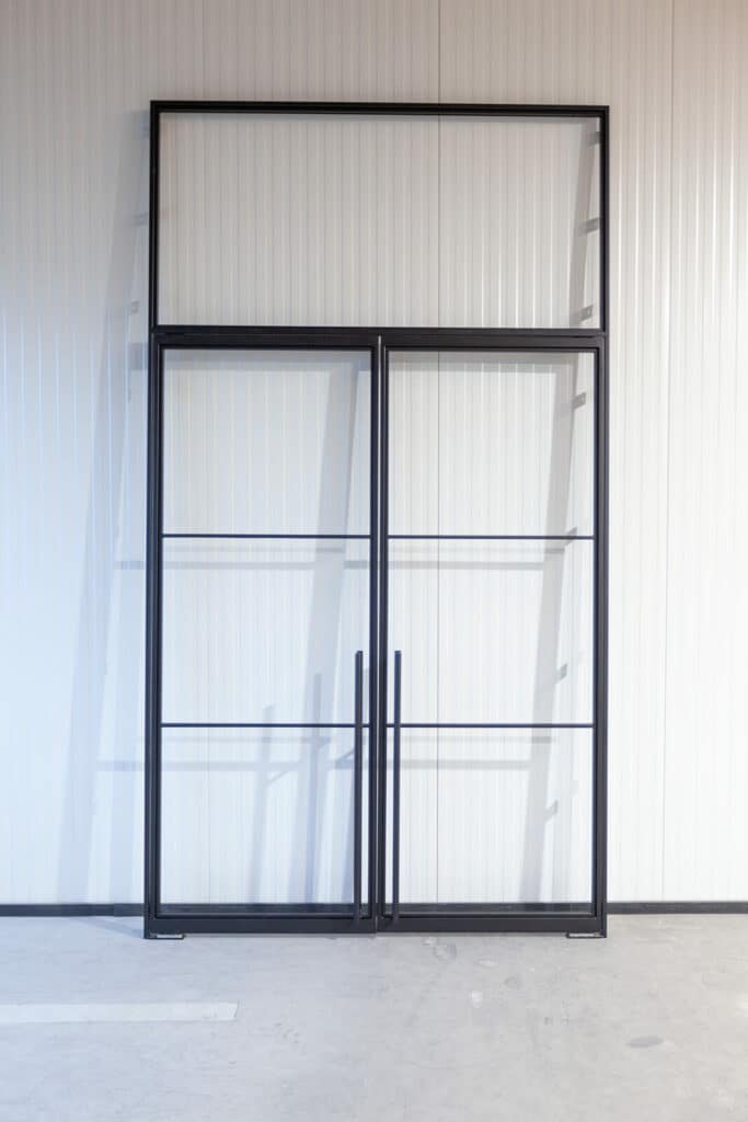 Stahl Meister Stahlmeister Stahl Loft Tuer Pivot Schwingtuer Windfang Glastrennwand Designtuer Bauhaustuer Loft Industrial Style Doppeltuer Img 1404