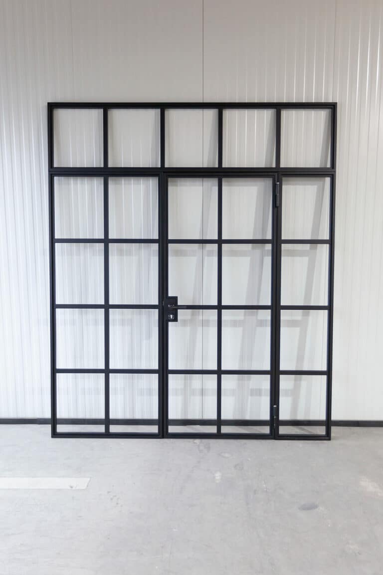 Stahl Meister Stahlmeister Glastrennwand Stahl Loft Tuer Windfang Lofttuer Stahlrahmen Glastuer Drehtur Metallrahmen Steeldoor Loftdoor Bauhaus Tuer Img 2954