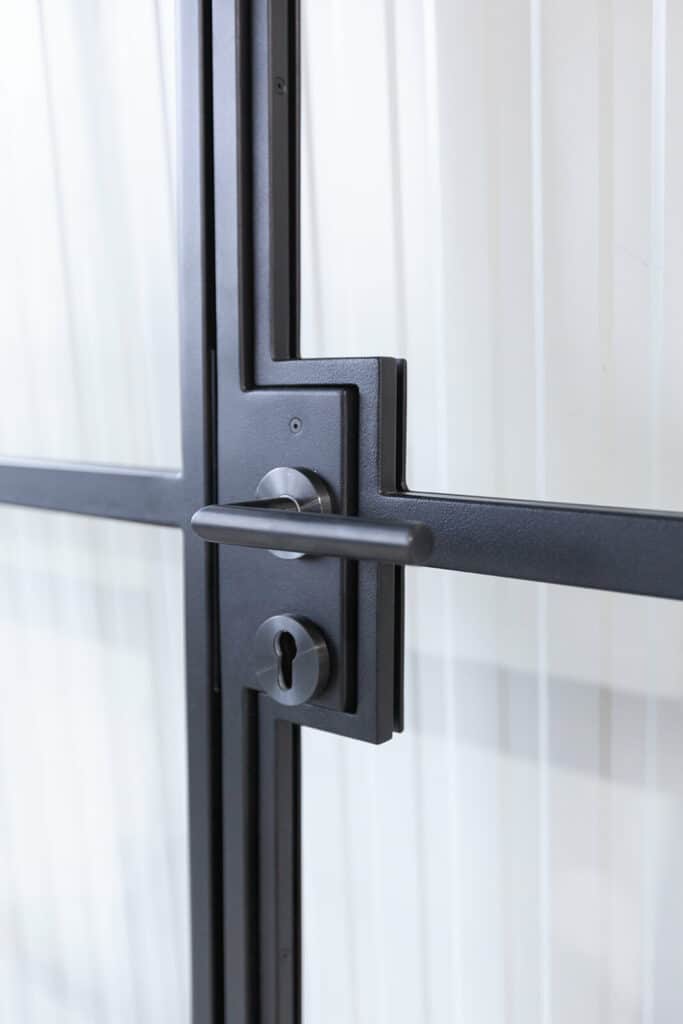 Stahl Meister Stahlmeister Glastrennwand Stahl Loft Tuer Windfang Lofttuer Stahlrahmen Glastuer Drehtur Metallrahmen Steeldoor Loftdoor Bauhaus Tuer Img 2958