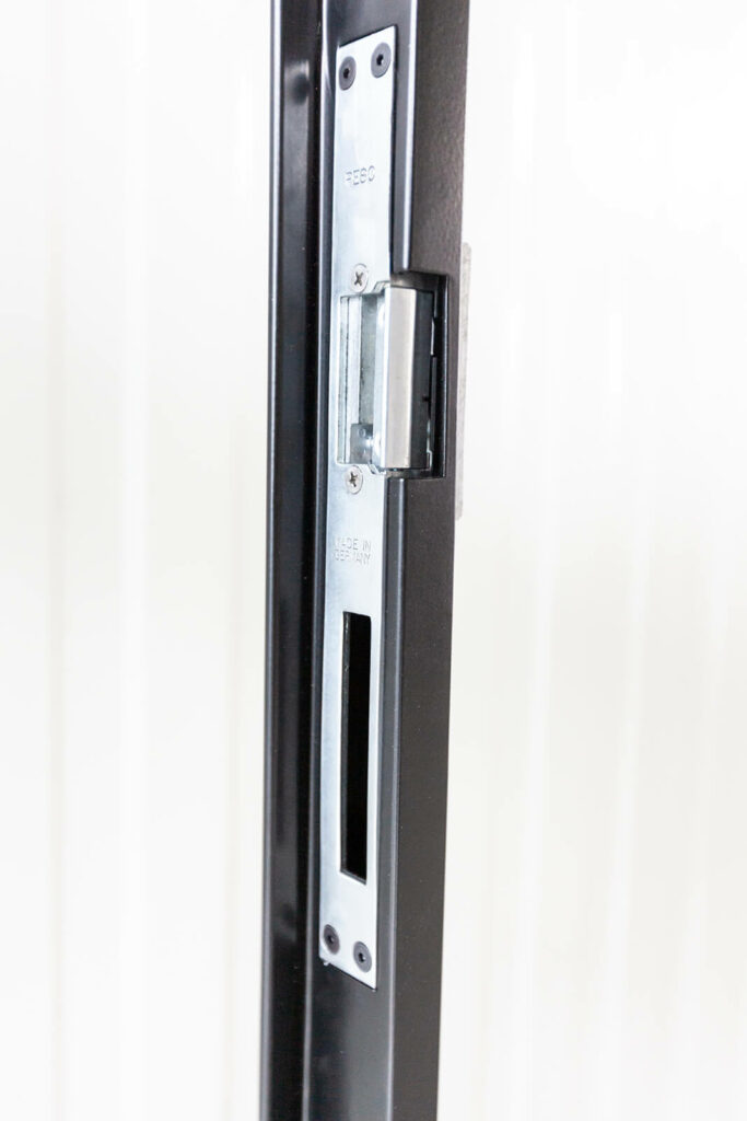 Stahl Meister Stahlmeister Stahl Loft Tuer Drehtuer Windfang Trennwand Magnet Seitenteil Stahlrahmen Glas Glastuer Schlosskasten Elektrisch Tueroeffner Img 2991