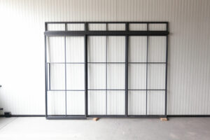 Stahl Meister Stahlmeister Loft Tuer Lofttuer Glastrennwand Schiebetuer Glastuer Windfang Raumtrenner Doppeltuer Stahlrahmen Loft Schwarzstahl Bauhaus Tuer Loft Door Img 3175