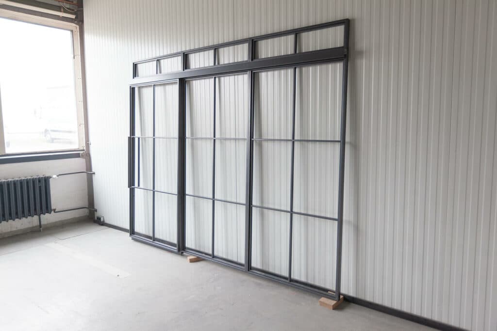Stahl Meister Stahlmeister Loft Tuer Lofttuer Glastrennwand Schiebetuer Glastuer Windfang Raumtrenner Doppeltuer Stahlrahmen Loft Schwarzstahl Bauhaus Tuer Loft Door Img 3177