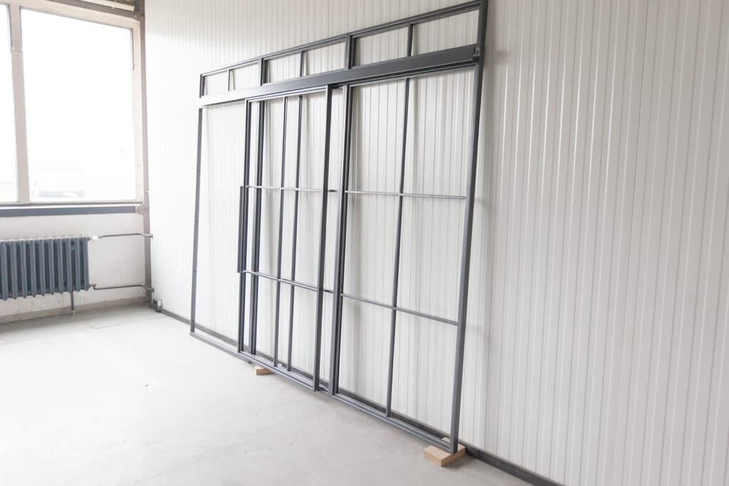 Stahl Meister Stahlmeister Loft Tuer Lofttuer Glastrennwand Schiebetuer Glastuer Windfang Raumtrenner Doppeltuer Stahlrahmen Loft Schwarzstahl Bauhaus Tuer Loft Door Img 3189