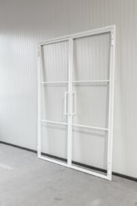 Stahl Meister Stahlmeister Stahl Loft Tuer Drehtuer Doppeltuer Lofttuer Stahltuer Glastuer Windfang Designtuer Bauhausdesign Bauhaustuer Industrial Style Weiss Img 3000