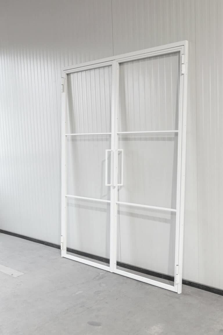 Stahl Meister Stahlmeister Stahl Loft Tuer Drehtuer Doppeltuer Lofttuer Stahltuer Glastuer Windfang Designtuer Bauhausdesign Bauhaustuer Industrial Style Weiss Img 3000