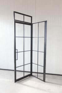 Stahl Meister Stahlmeister Stahl Loft Tuer Pivot Schwingtuer Windfang Glastrennwand Designtuer Bauhaustuer Loft Industrial Style Badtuer Img 3008