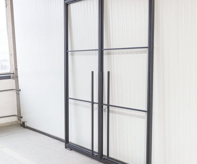 Stahl Meister Stahlmeister Stahl Loft Tuer Pivot Schwingtuer Windfang Glastrennwand Designtuer Bauhaustuer Loft Industrial Style Doppeltuer Feinstruktur Img 3086
