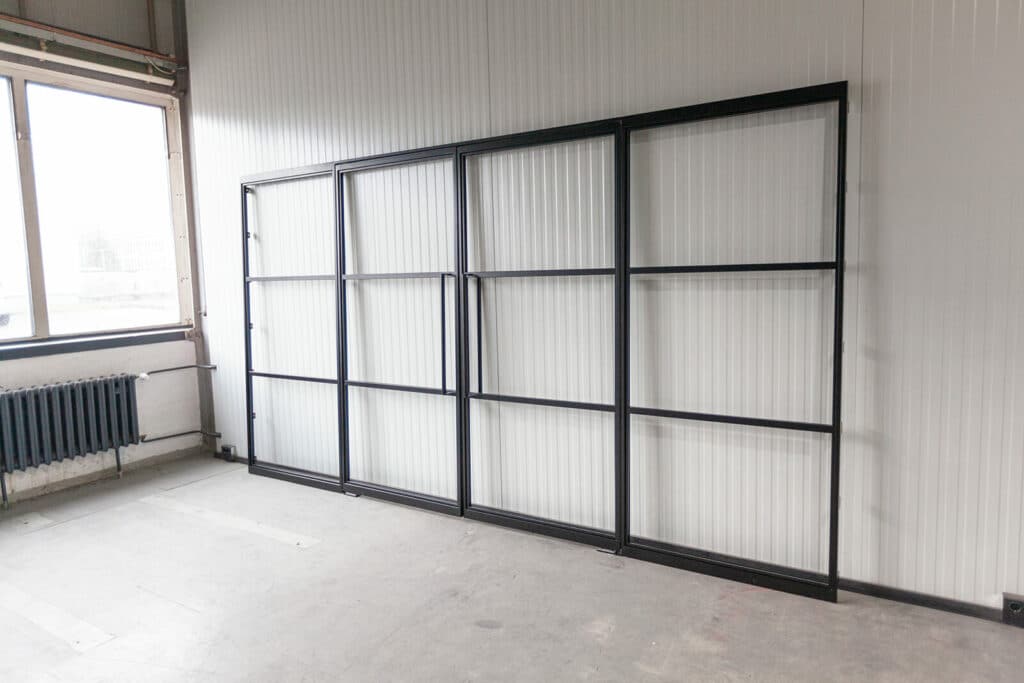 Stahl Meister Stahlmeister Stahl Loft Tuer Pivot Schwingtuer Windfang Glastrennwand Designtuer Bauhaustuer Loft Industrial Style Img 3020