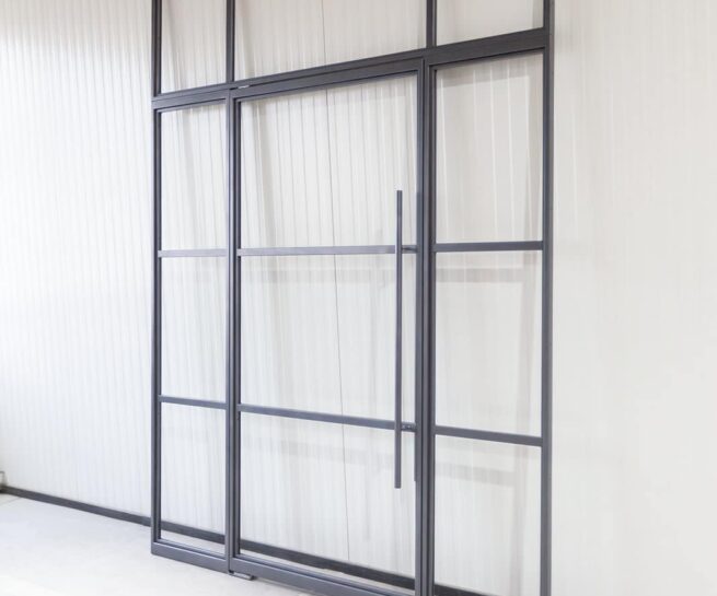 Stahl Meister Stahlmeister Stahl Loft Tuer Stahlrahmen Metall Glas Glastrennwand Windfang Loft Designtuer Bauhaus Schwarz Loftdoor Oberlicht Img 3004