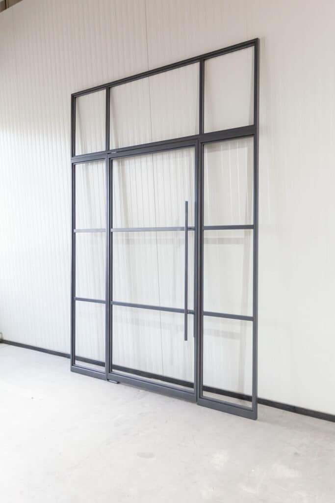 Stahl Meister Stahlmeister Stahl Loft Tuer Stahlrahmen Metall Glas Glastrennwand Windfang Loft Designtuer Bauhaus Schwarz Loftdoor Oberlicht Img 3004