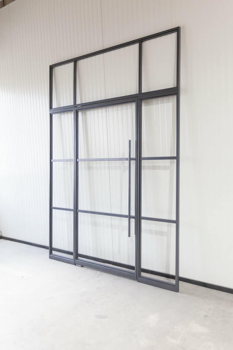 Stahl Meister Stahlmeister Stahl Loft Tuer Stahlrahmen Metall Glas Glastrennwand Windfang Loft Designtuer Bauhaus Schwarz Loftdoor Oberlicht Img 3004