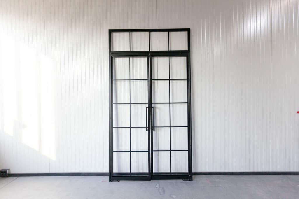 Stahl Meister Stahlmeister Stahl Loft Tuer Stahlrahmen Pivot Schwingtuer Metall Glas Glastrennwand Windfang Loft Designtuer Bauhaus Schwarz Loftdoor Img 3154